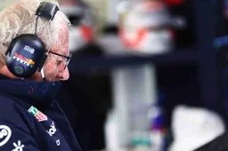 Marko: "Verstappen ligt qua wagenbeheersing en snelheid voor op Hamilton"