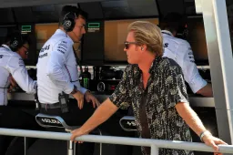 Is Rosberg making his comeback at Mercedes as Hamilton's replacement?