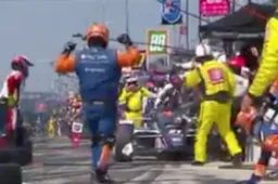 Terugkijken: dramatische pitstop van Rinus Veekay tijdens Indy 500