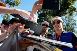 Gasly Watching Ricciardo Red Bull Seat