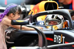 Kelly Piquet partage des photos touchantes avec Verstappen et sa fille Penelope.