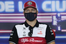 Raikkonen kondigt terugkeer in racewereld aan