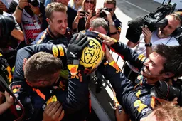 Ondanks overwinning baalt Max Verstappen van uitvallen Daniel Ricciardo