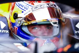 Verstappen risponde a monosillabi in conferenza stampa