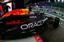 Verstappen vliegt naar pole voor Grand Prix van Saoedi-Arabië