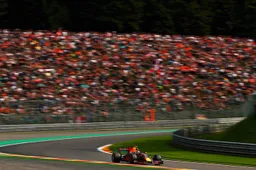 'Steun van alle fans levert Verstappen een paar tienden op'