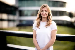 Mercedes fecha com Doriane Pin, maior talento feminino do automobilismo