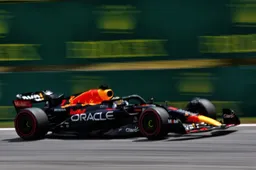 Verstappen: 'Lukt het niet bij de start, halen we ze in tijdens de race'