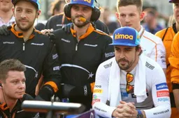 Alonso onder indruk bij eerste Dakar test op duinen Namibië: "Ik mis de techniek"