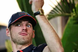 Derksen schaart zich achter Verstappen: 'Nee, dan roept hij kut!'