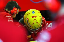 Hamilton leaves this piece of F1 history behind at Mercedes
