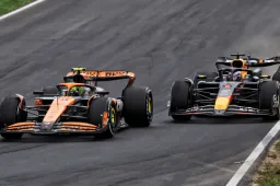 Brundle questiona o revés da Red Bull: "Tudo parece muito estranho"