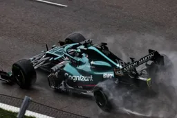 Stroll krijgt tijdstraf van tien seconden aan zijn broek van stewards