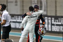 Mol over overstapgeruchten Hamilton en Verstappen: “Je wil de deur openhouden"