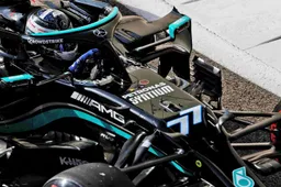 Mercedes weerlegt: 'Nieuwe motor en dus gridstraf Hamilton niet gepland'