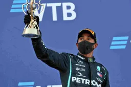 Hamilton haalt uit: 'Niemand krijgt zo'n straf voor zoiets belachelijks'