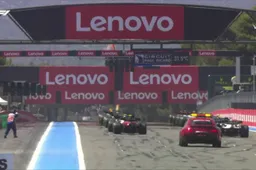 Start of French GP | Leclerc manages to keep Verstappen behind for now