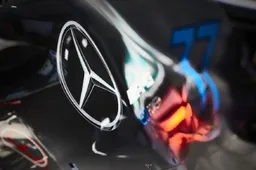 Autosport: 'Ocon wordt klaargestoomd om in 2020 plaats te nemen bij Mercedes'