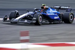 Sainz batte Hamilton e Leclerc, Williams in testa al 2° giorno di test