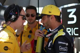 Webber maakt zich zorgen om Ricciardo: ''Je hebt die champagne nodig''