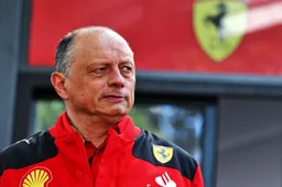 Vasseur está confiante de que Leclerc continuará na Ferrari