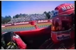 Herbeleef knotsgekke kwalificatiegevecht Schumacher en Montoya op Monza in 2003