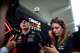 Verstappen critica sua equipe: "Deveríamos ter ficado na pista"