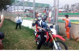 Video: Australische fans steunen Ricciardo na zijn crash