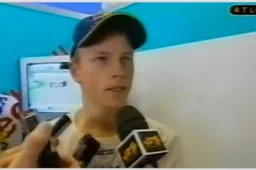 Aandoenlijke en piepjonge Raikkonen staat Plooij te woord na F1-debuut