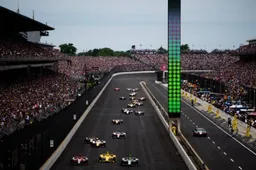 Stunts with Alexander Rossi and Travis Pastrana on snow-covered Indianapolis