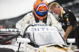 Expilotos de F1 encabezan la tabla de tiempos de la Indy 500