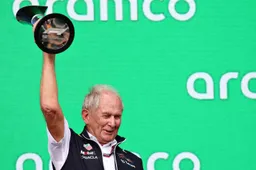 Marko zag Red Bull risico nemen: 'De Mercedes-radio was interessant'
