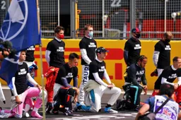 Hamilton: "In other sports they do kneel as a unity"