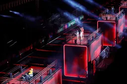 Beelden van 'clowneske' openingsceremonie in Las Vegas