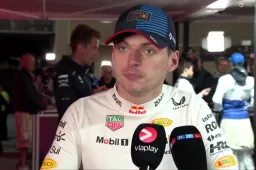 Verstappen zat heerlijk in de auto: 'Maar op de bank vind ik ook niet erg'