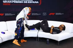 Verstappen laughs at Hamilton: 'He's clearly getting older'