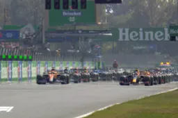 Verstappen op tweede plek na wiel-aan-wiel gevecht met Hamilton