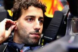 Ricciardo's lack of pace down to front-wing damage