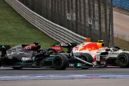 Hamilton staat voor een zware opgave: 'Ze hebben geen nieuwe motoren over'