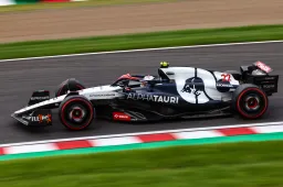 La voiture de Formule 1 Alpha Tauri a un nouvel étage