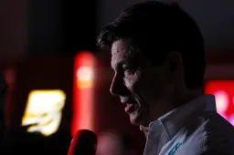 Drehen interne Probleme Red Bull den Hals um? Das erwartet Toto Wolff