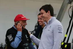 Mercedes bereid voor budgetcap te stemmen: "Het bedrag blijft wel een dingetje"