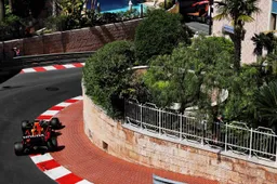 Verstappen ziet sleutelstrategie aan zich voorbijglippen: ‘Is een groot probleem’