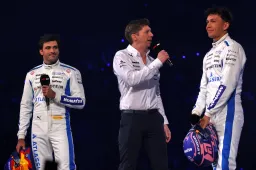 Vowles contradicts Newey: 'It's down to one's decision'