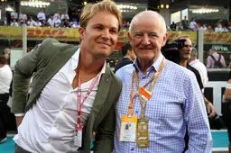 Rosberg se burla de Verstappen con una 'maldición selfie' en Singapur