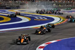 Verstappen kan Norris niet aanvallen bij start GP Singapore en blijft tweede