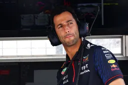 'Test didn’t make up their mind on Ricciardo, end of line with De Vries'