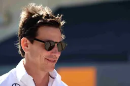 Wolff doesn't understand: 'Problem with one of the two every weekend'