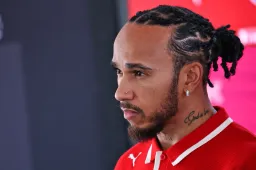 Hamilton and Ferrari don't give up and make set-up adjustments