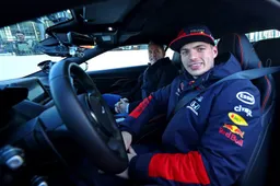 Terugkijken: Max Verstappen tijdens de Real Races Never Quit simrace